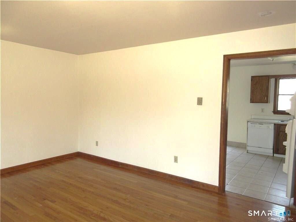 500 Cow Hill Rd Apt 1 - Photo 2 of 8