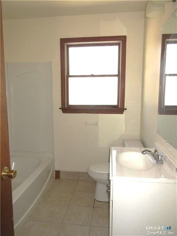 500 Cow Hill Rd Apt 1 - Photo 5 of 8