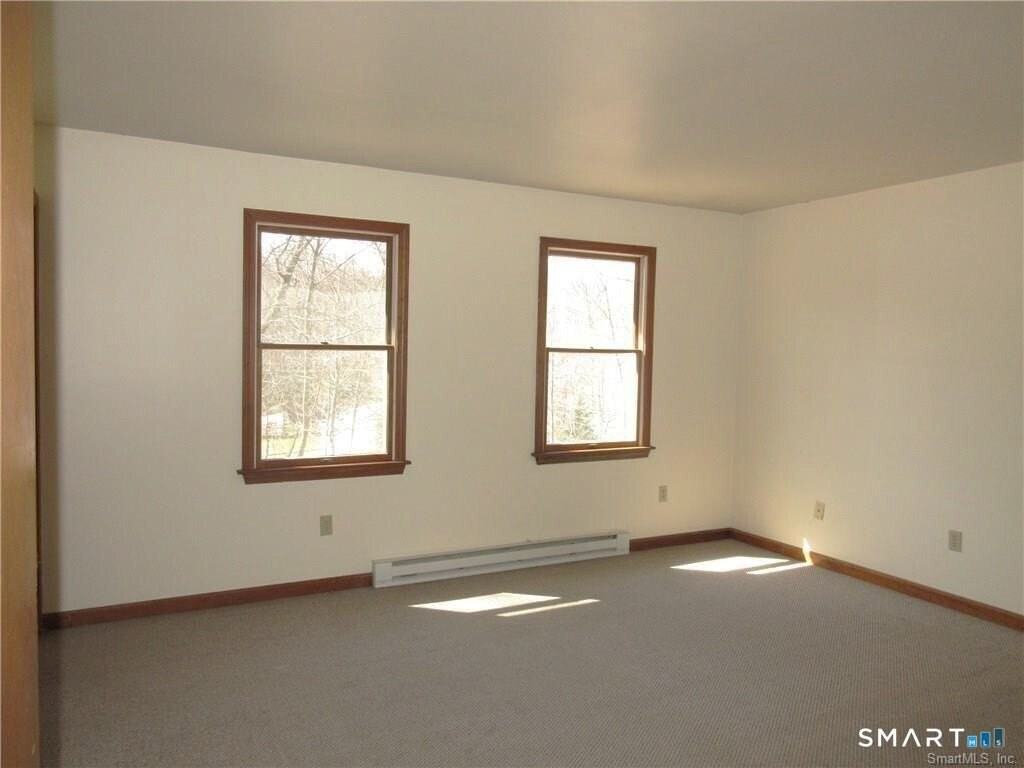 500 Cow Hill Rd Apt 1 - Photo 6 of 8