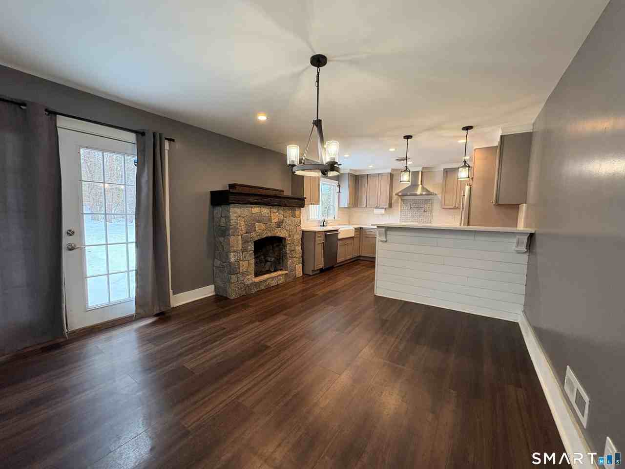 104 Cottage Rd - Photo 5 of 36