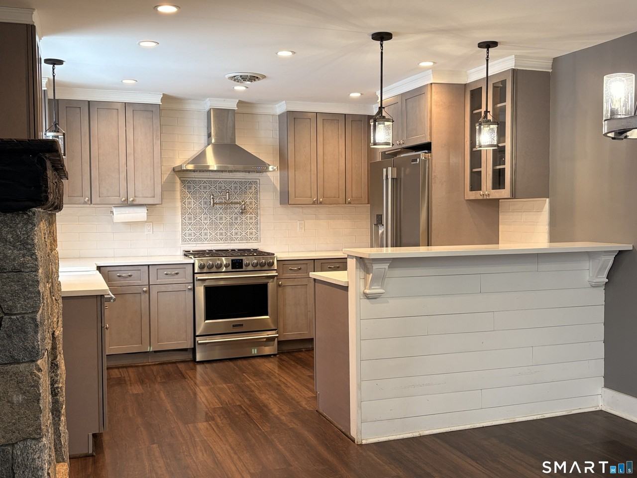 104 Cottage Rd - Photo 6 of 36