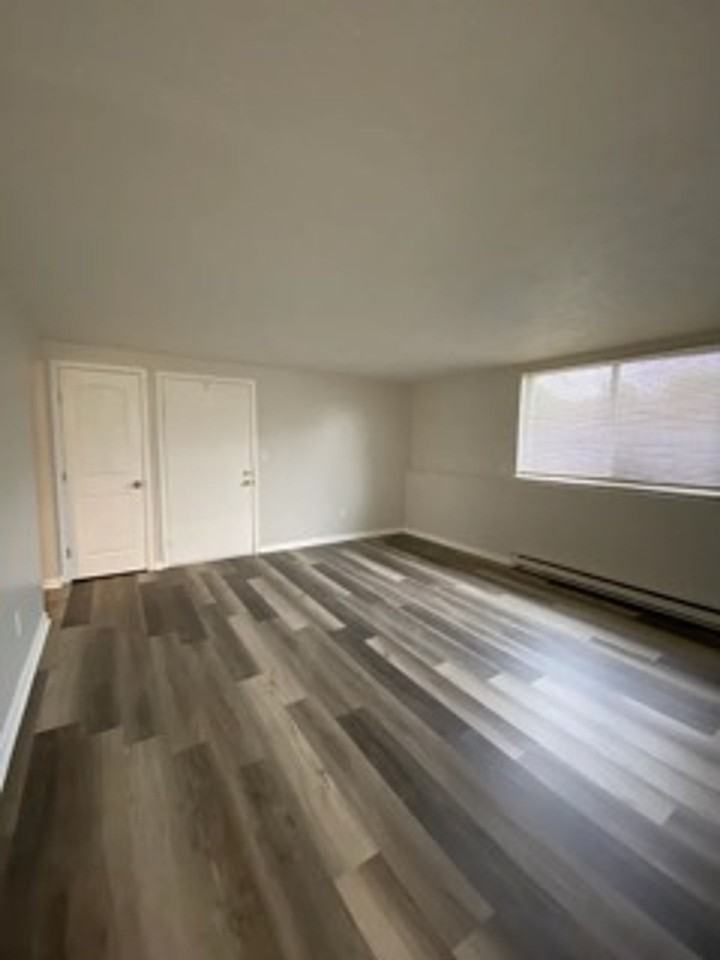 Creekside Drive Apartments - Photo 2 of 21