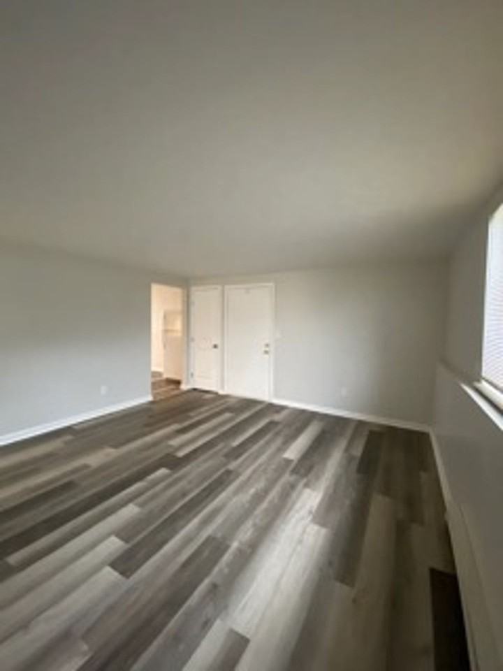 Creekside Drive Apartments - Photo 4 of 21