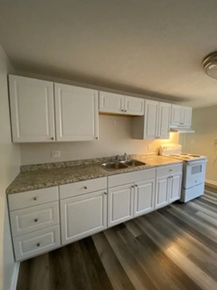 Creekside Drive Apartments - Photo 5 of 21