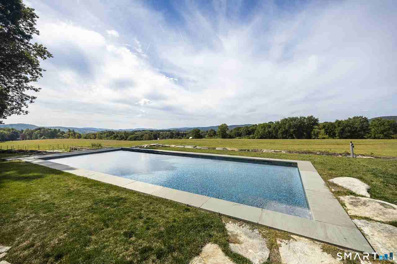 121 Quaker Hill Rd - Photo 3 of 40