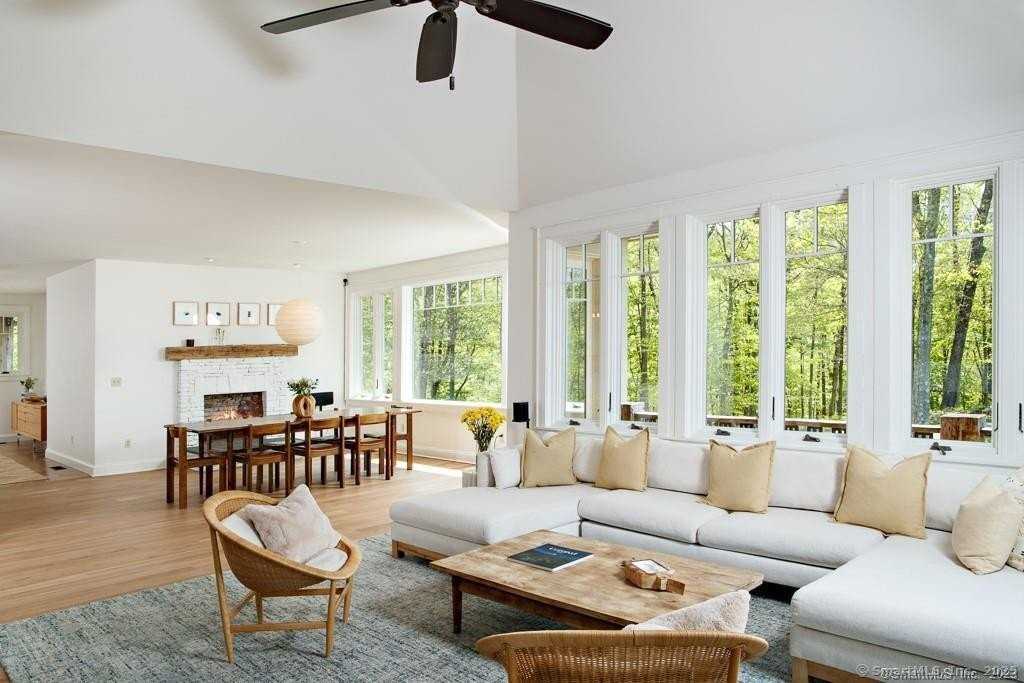 121 Quaker Hill Rd - Photo 4 of 40