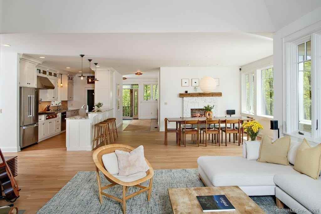 121 Quaker Hill Rd - Photo 5 of 40