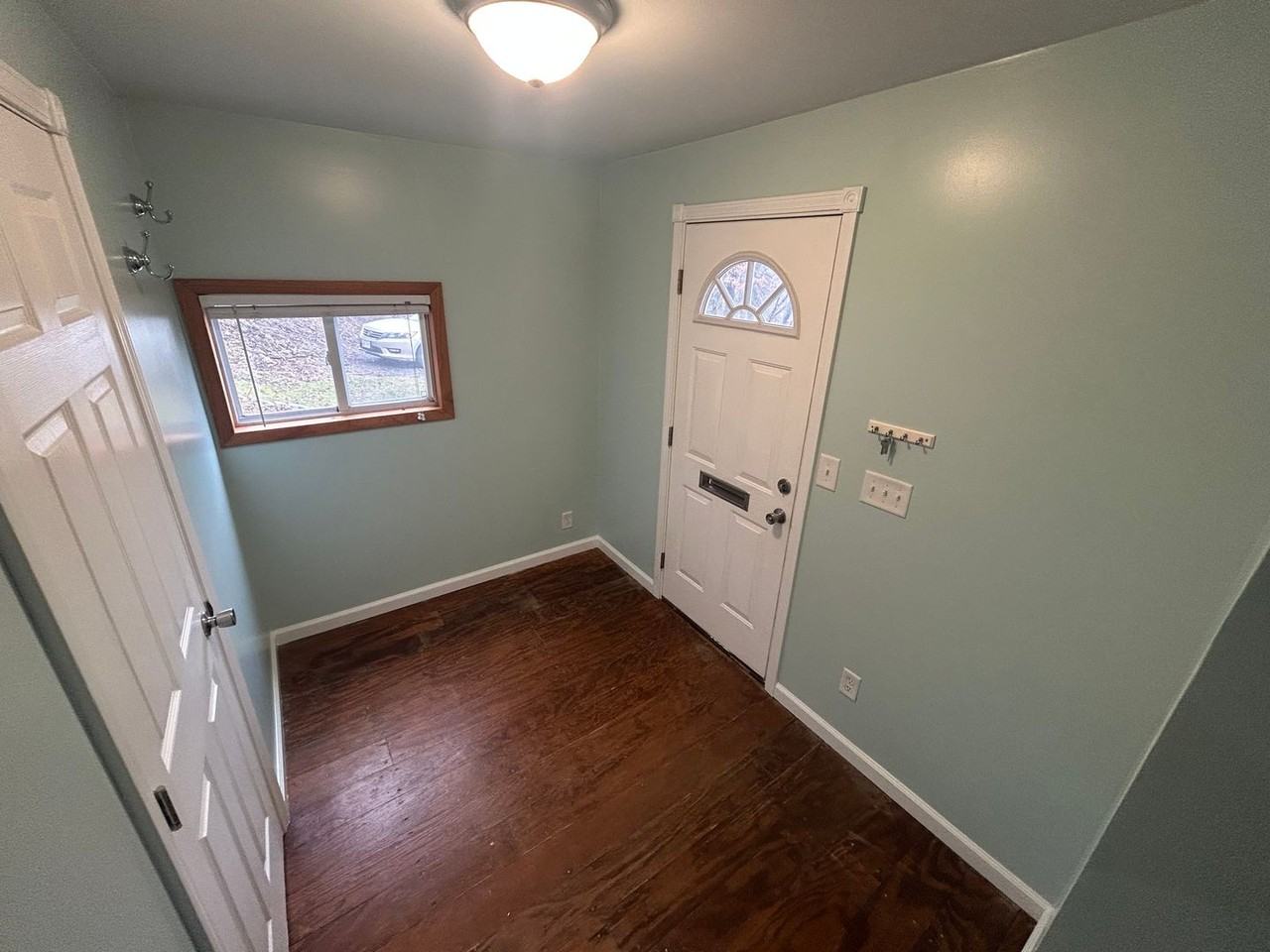 418 Laughlin Ave - Photo 2 of 21