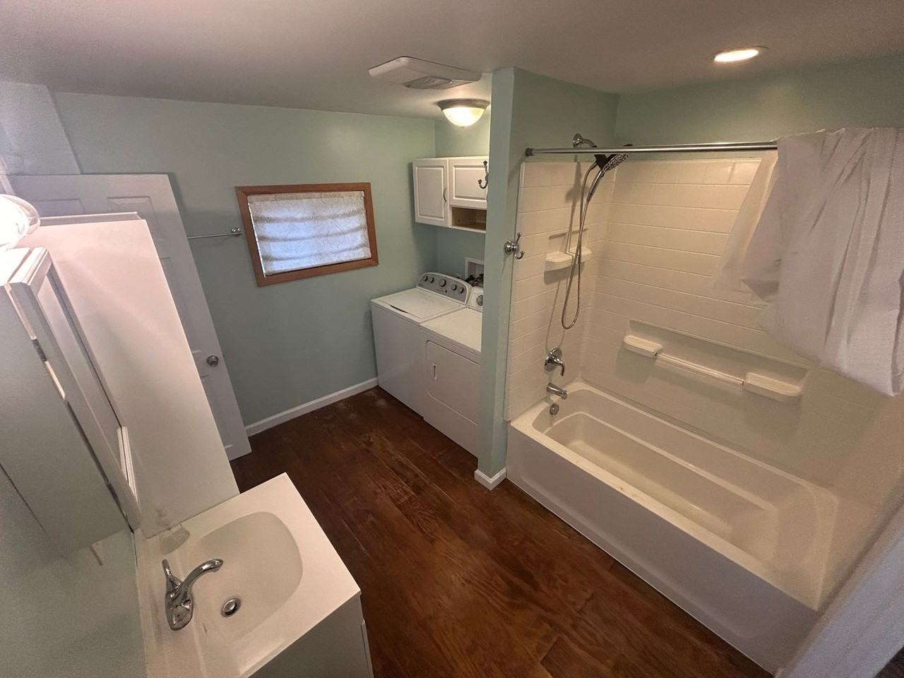 418 Laughlin Ave - Photo 6 of 21