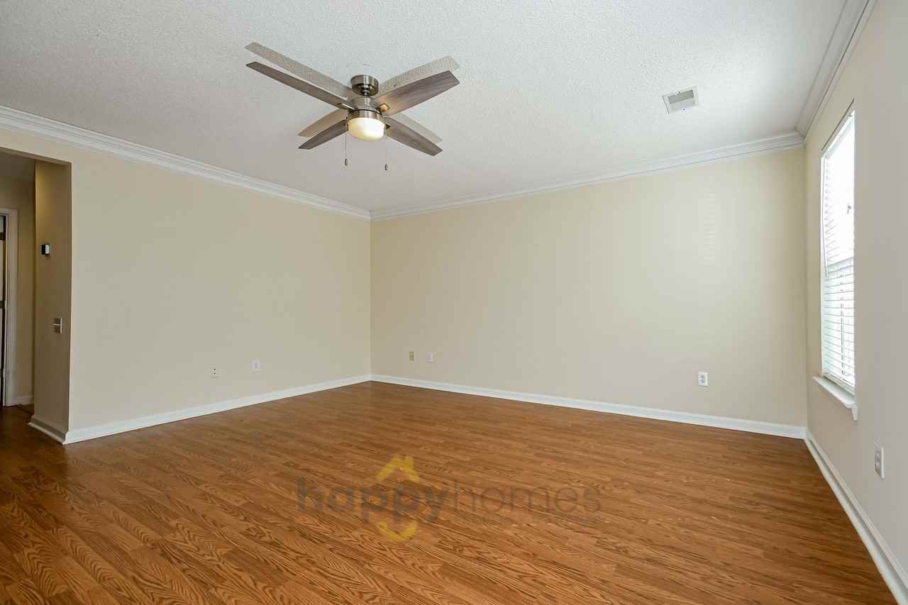 2161 Kings Gate Ln - Photo 3 of 18