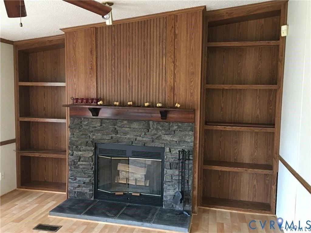 12232 Darbys Rd - Photo 5 of 17