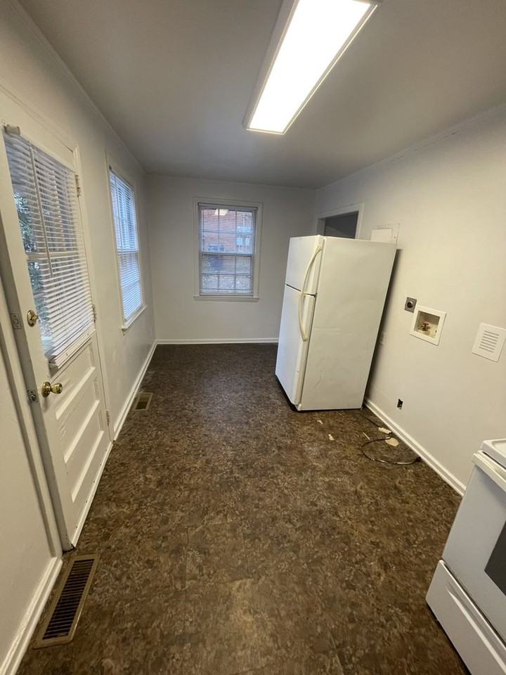 322 Angier Ave - Photo 6 of 13