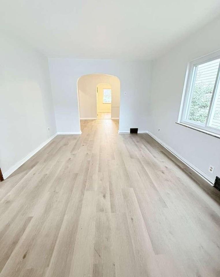 837 Brackenridge Ave - Photo 3 of 11