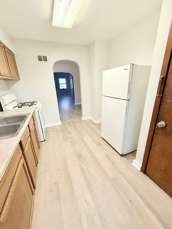 837 Brackenridge Ave - Photo 5 of 11