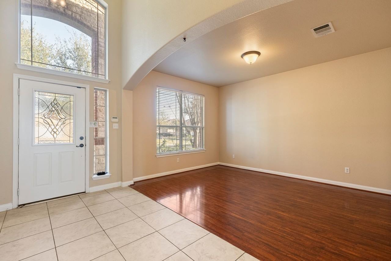 811 Wood Mesa Dr - Photo 4 of 33