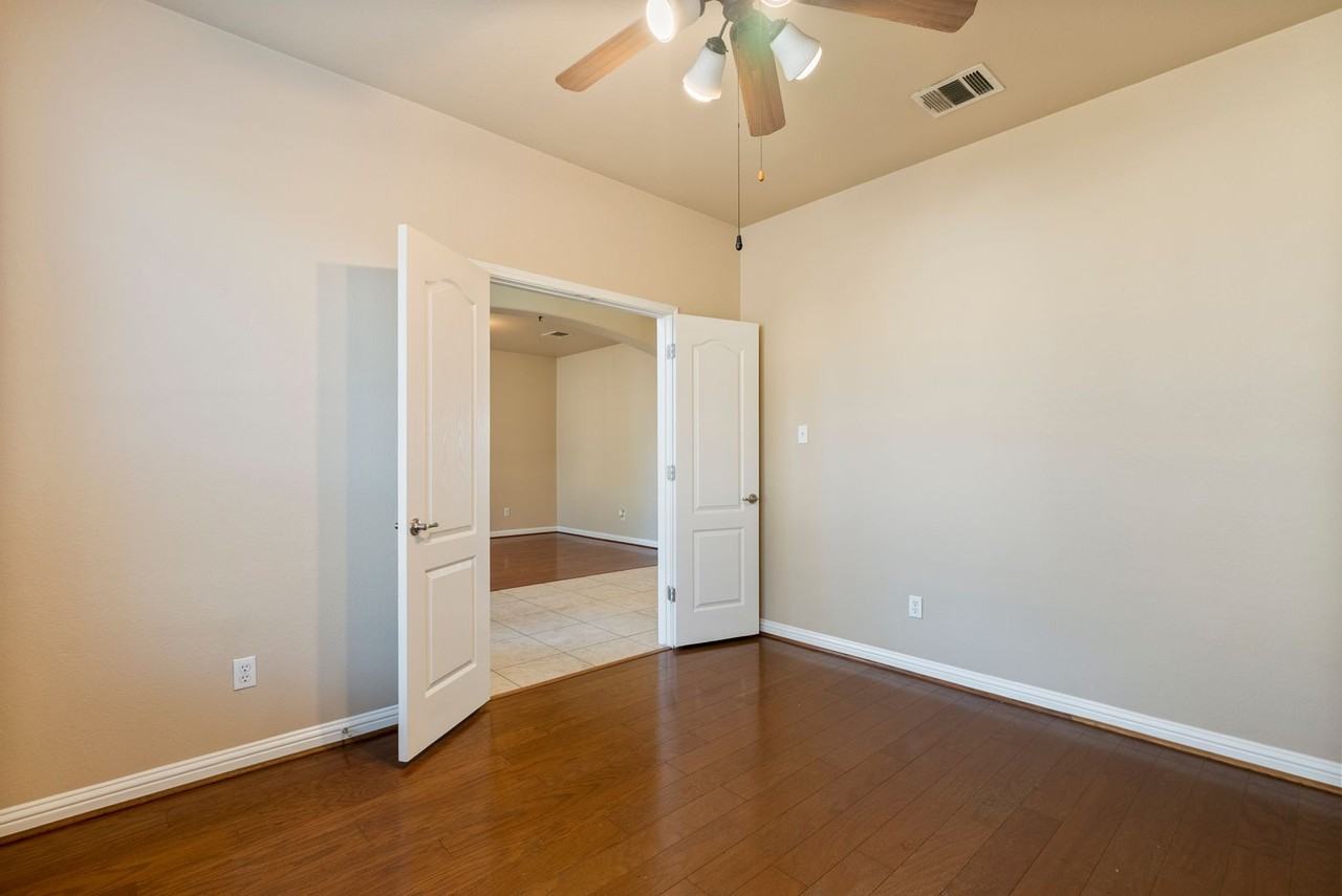 811 Wood Mesa Dr - Photo 7 of 33