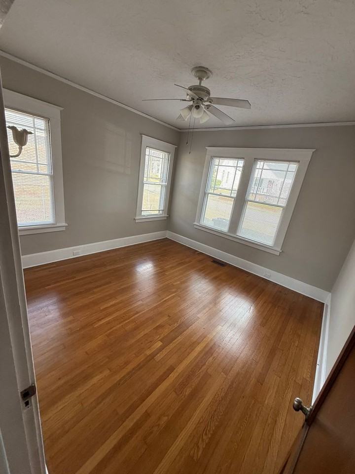 229 S 8th St - Photo 7 of 18