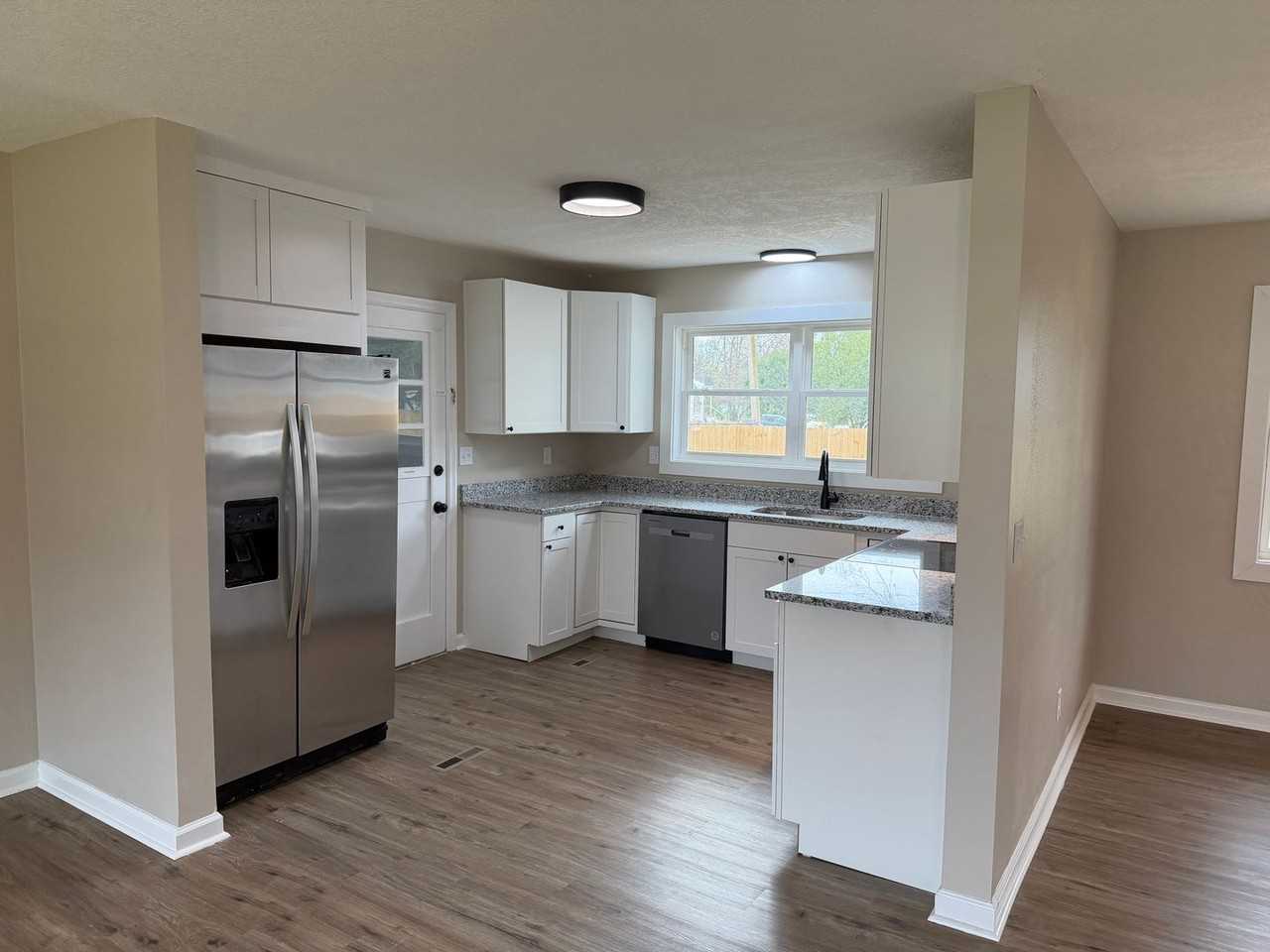 3520 Mimbro Ln - Photo 5 of 29