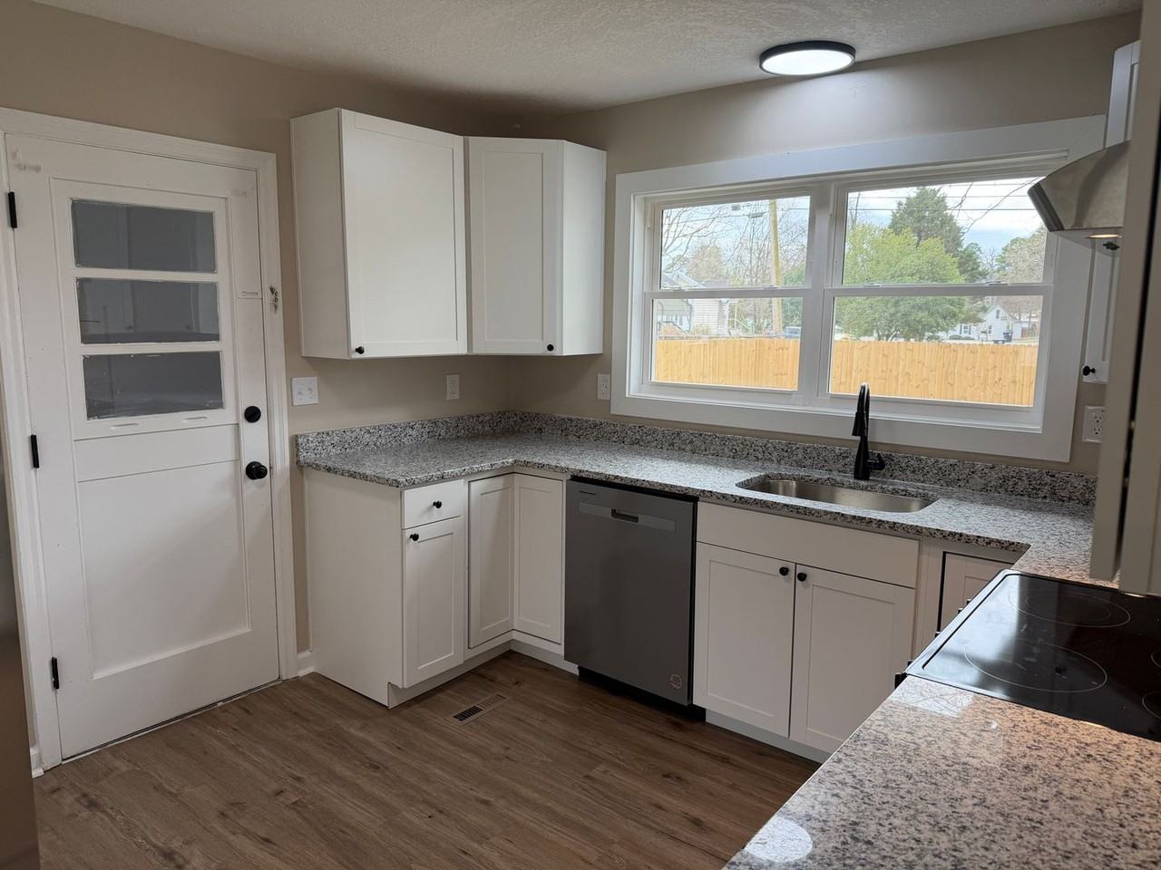 3520 Mimbro Ln - Photo 7 of 29