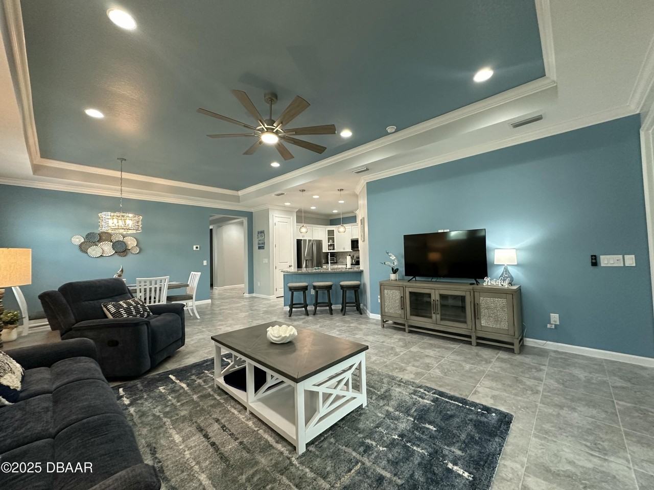 811 Margaritaville Ave - Photo 4 of 39