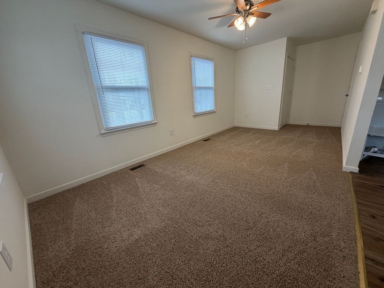 24002 Sequoia Rd - Photo 3 of 12