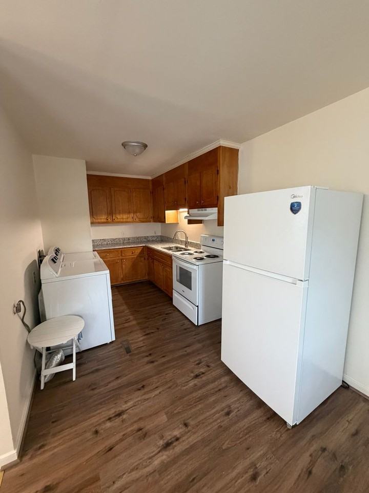 24002 Sequoia Rd - Photo 6 of 12