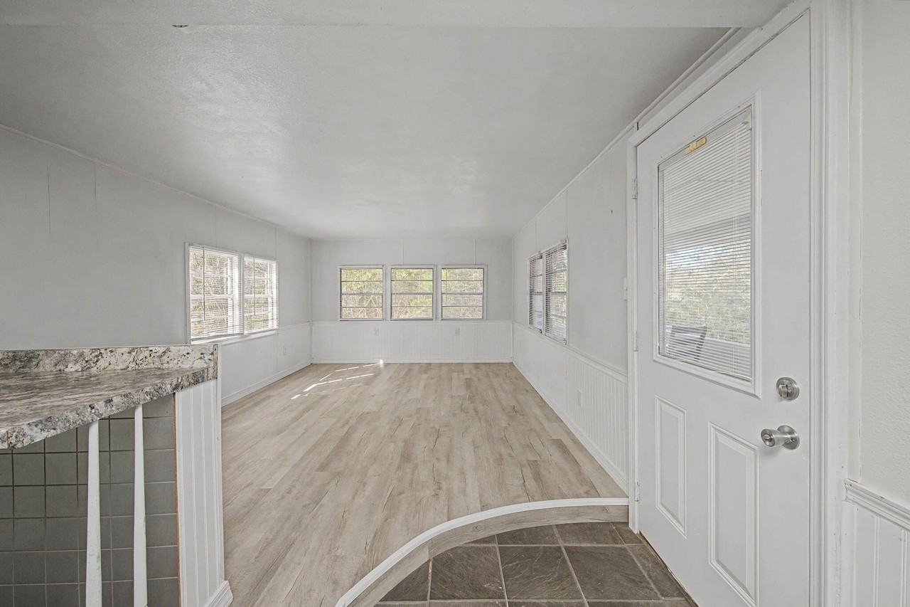 392 E Tiger Lily Ln - Photo 5 of 38