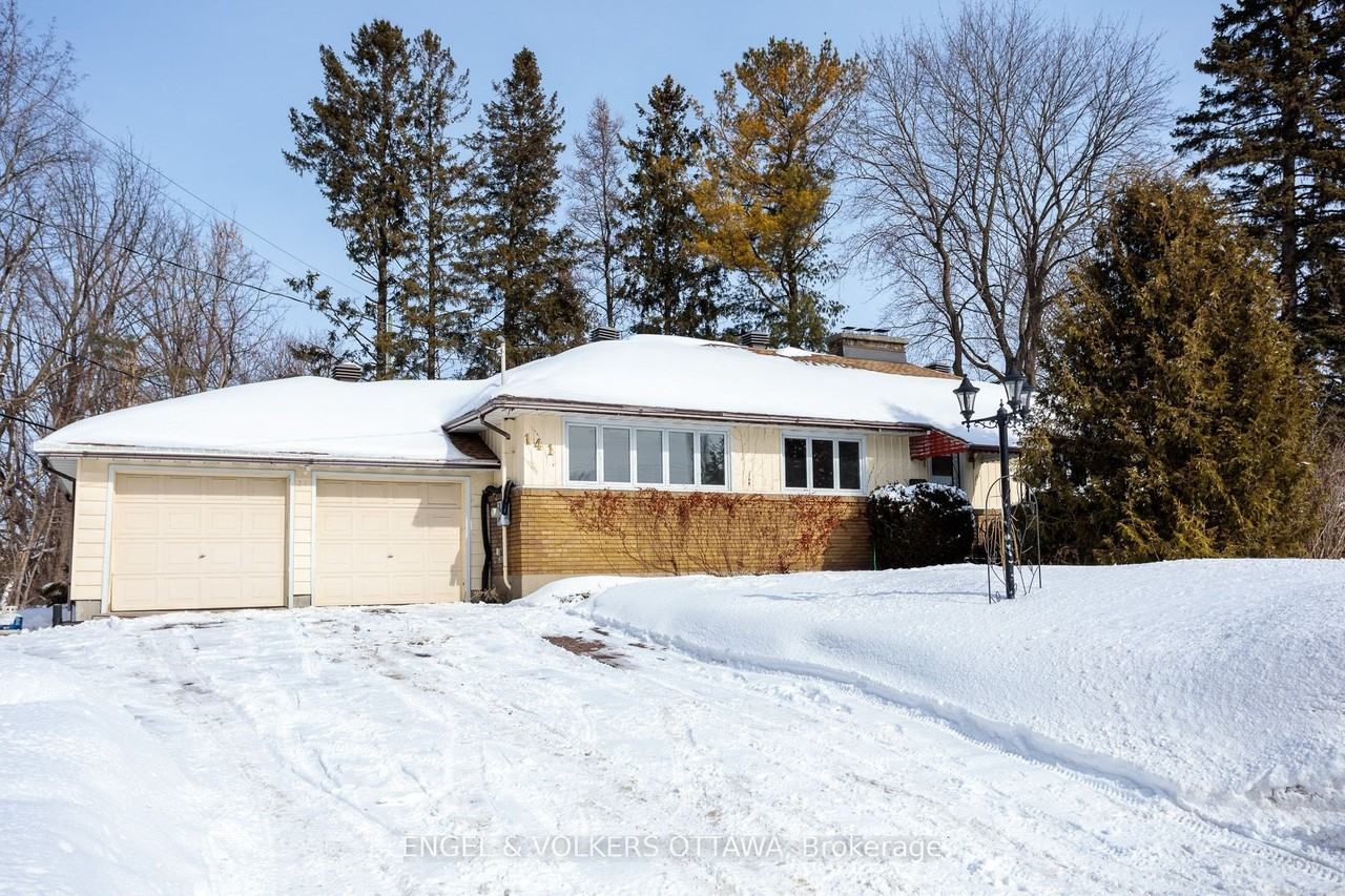 141 Rodney Cres - Photo 3 of 48