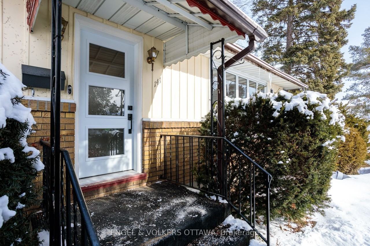 141 Rodney Cres - Photo 6 of 48