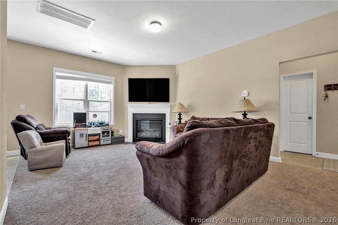 255 Shepard Dr - Photo 4 of 19