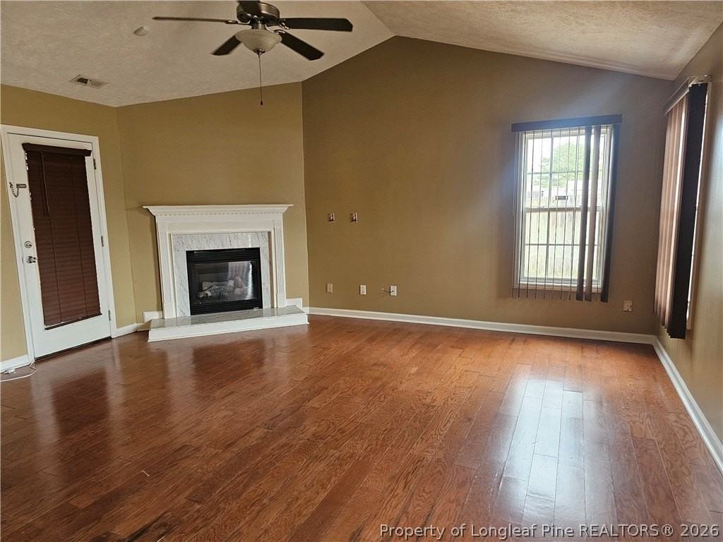 118 Garfield Dr - Photo 2 of 21