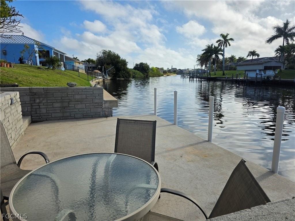 1205 Se 10th Ave Apt A - Photo 2 of 20