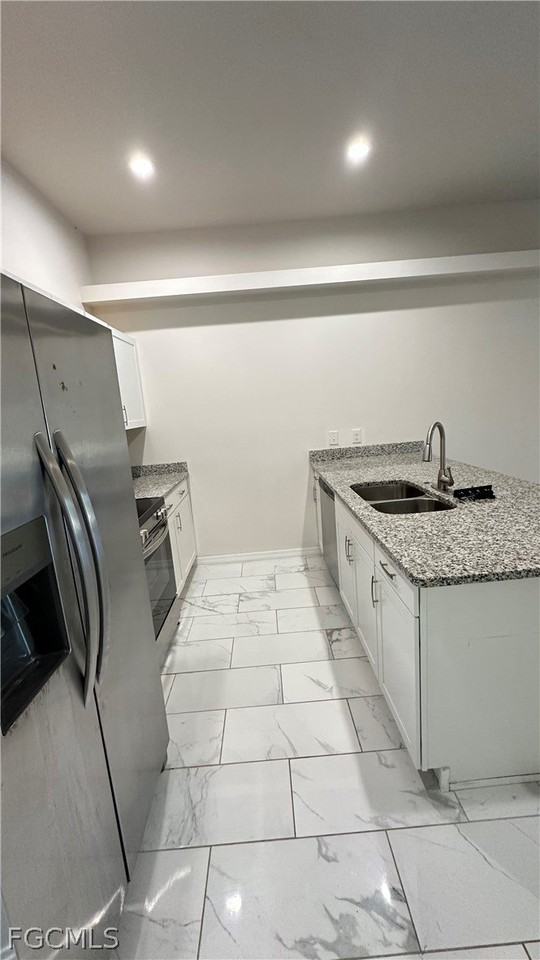 3305 Sw 15th Pl - Photo 5 of 28