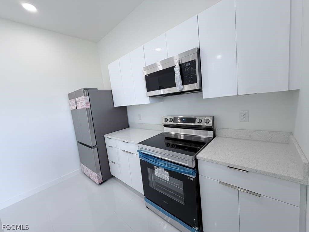 477 Rayford St - Photo 6 of 39