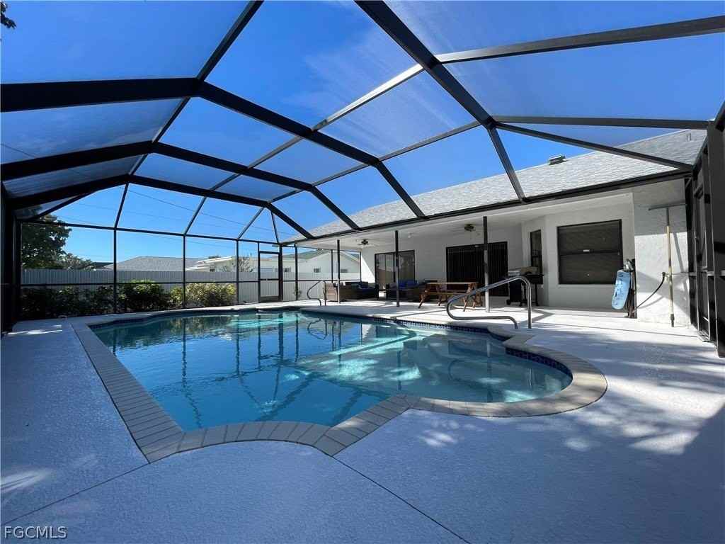 130 Se 44th St - Photo 2 of 25