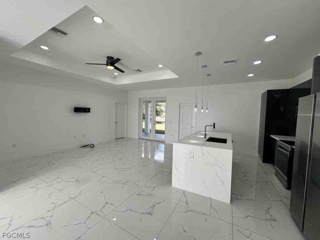 325 Paulcrest Ave - Photo 3 of 13