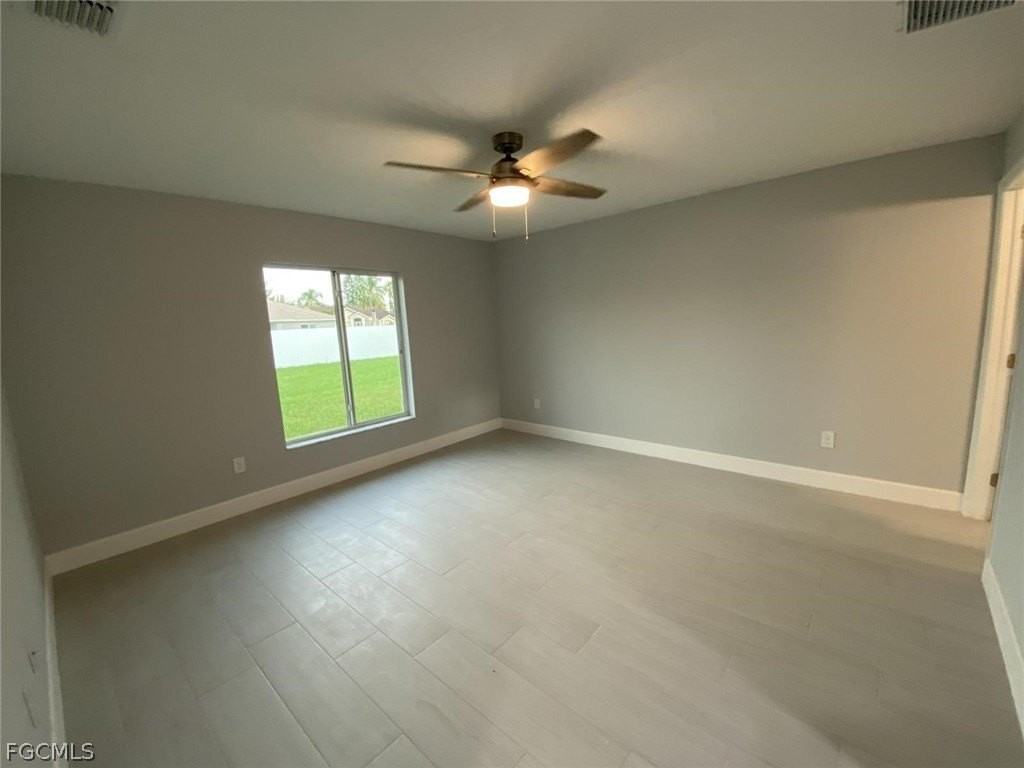 23 Ne 16th Pl - Photo 5 of 11