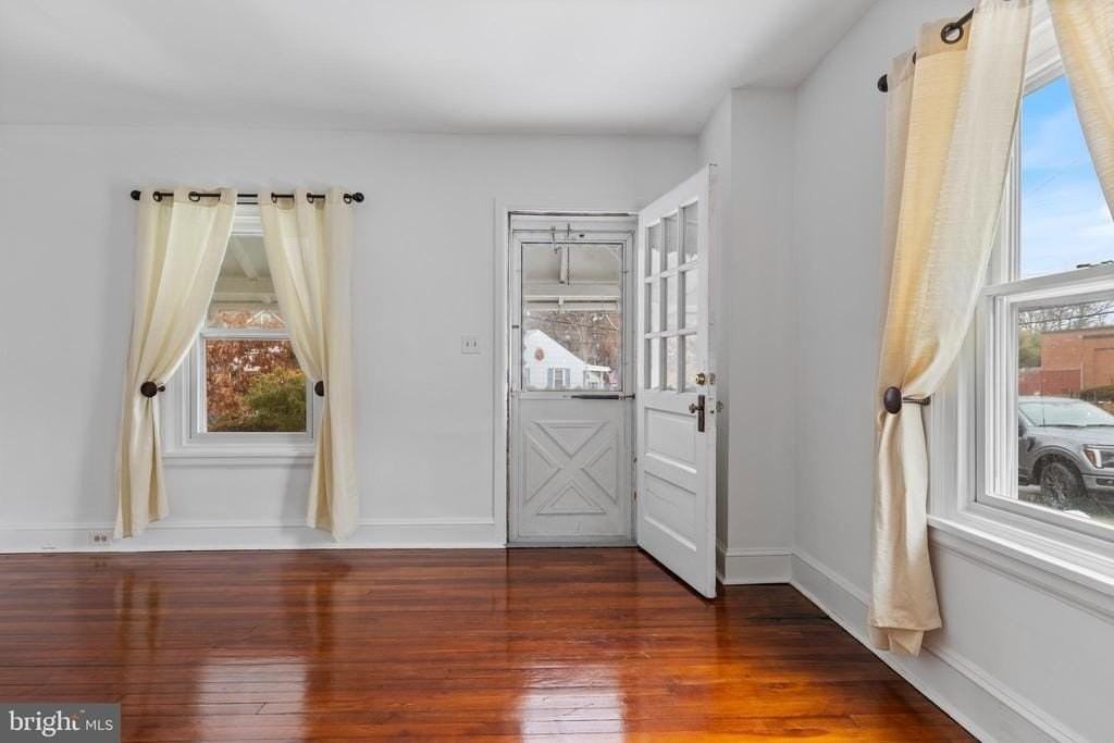 134 Plant Ave - Photo 3 of 25