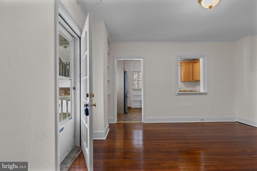 134 Plant Ave - Photo 7 of 25