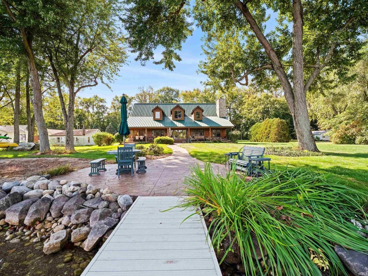 E 750 S - Photo 7 of 31