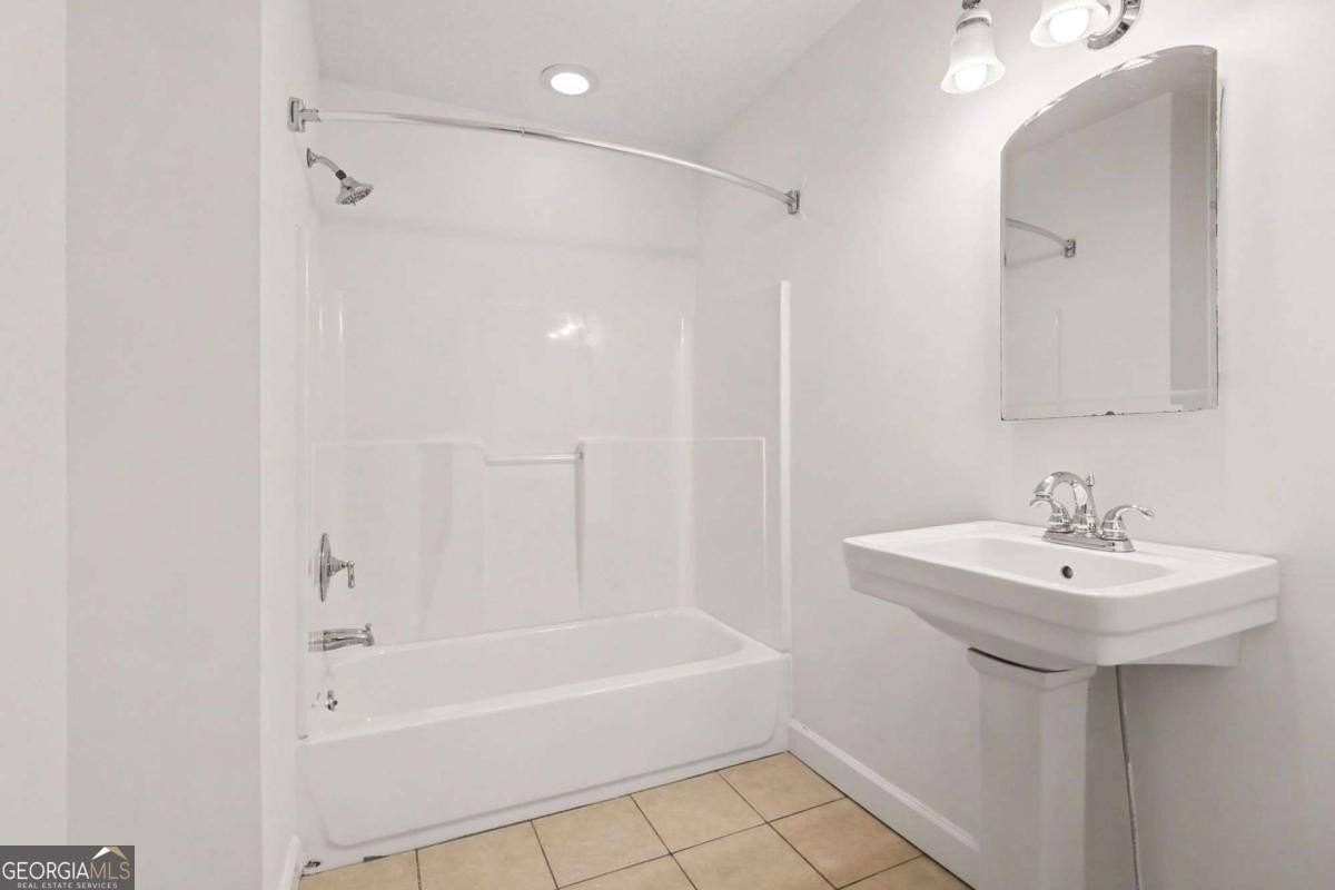 3036 Peeler Rd - Photo 4 of 15