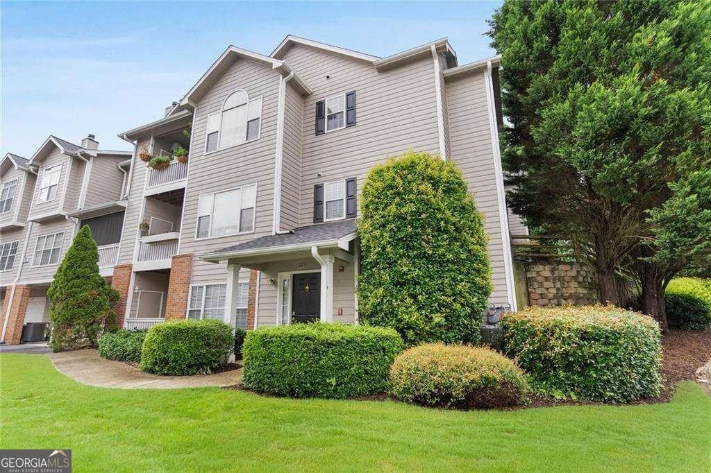 701 Vinings Forest Ln Se - Photo 2 of 33