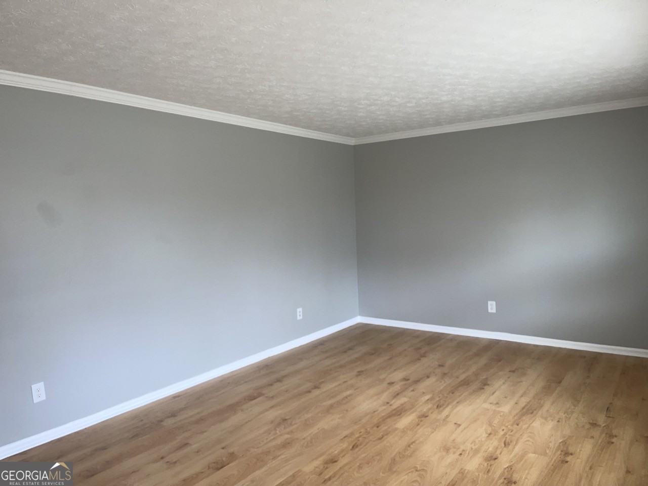 5777 Northfield Dr - Photo 3 of 13