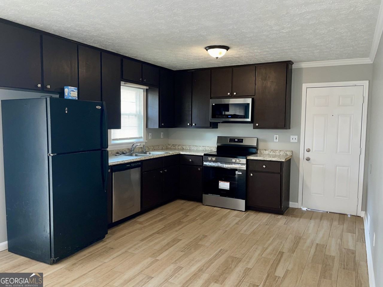 5777 Northfield Dr - Photo 4 of 13