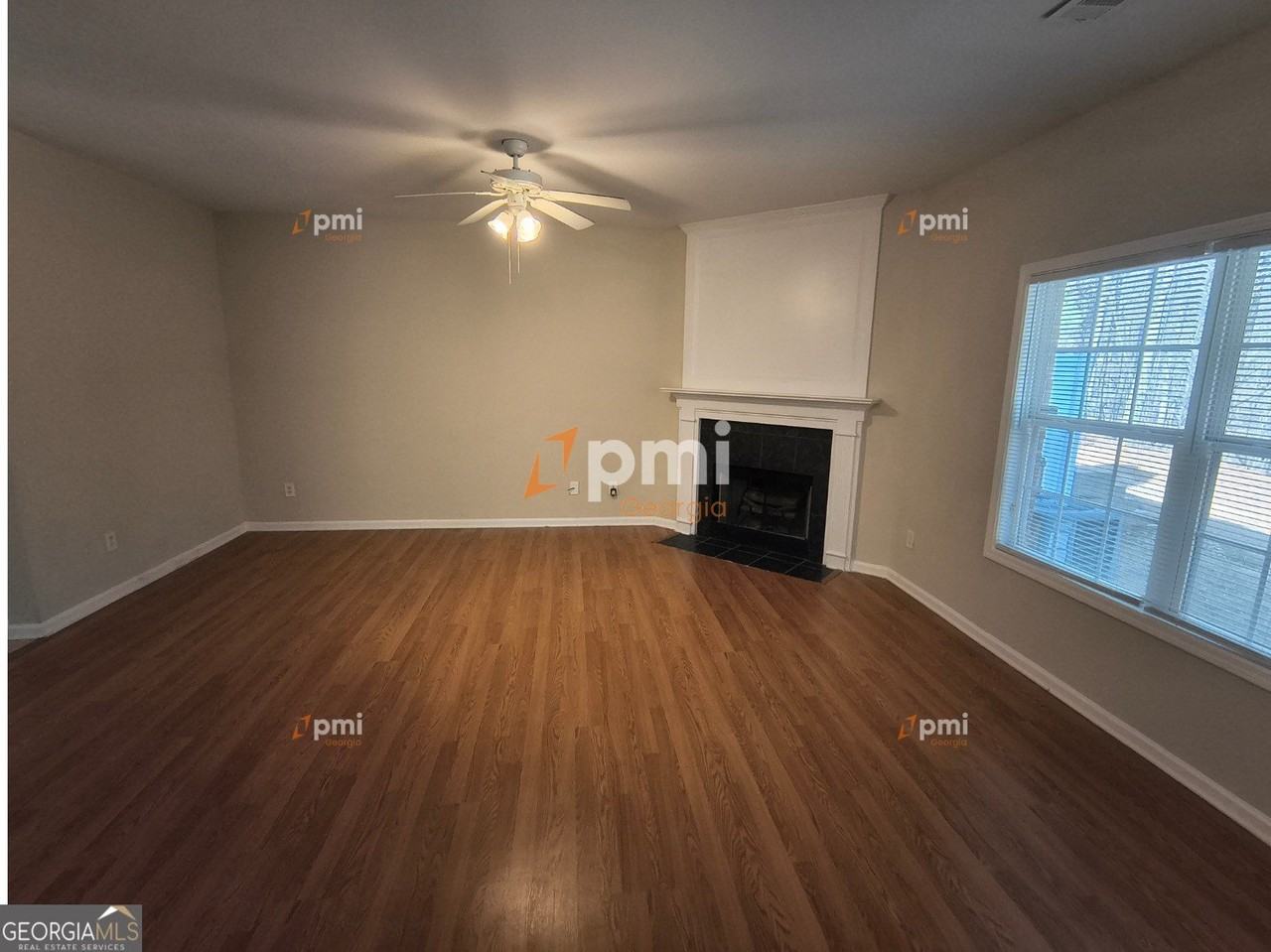 306 Creek Manor Way - Photo 5 of 15