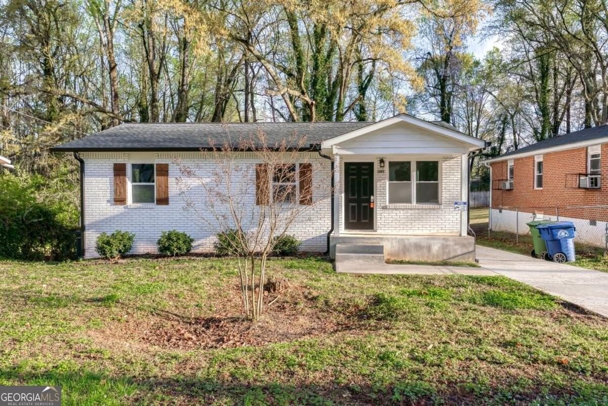 1357 Plaza Ave Sw - Photo 2 of 29