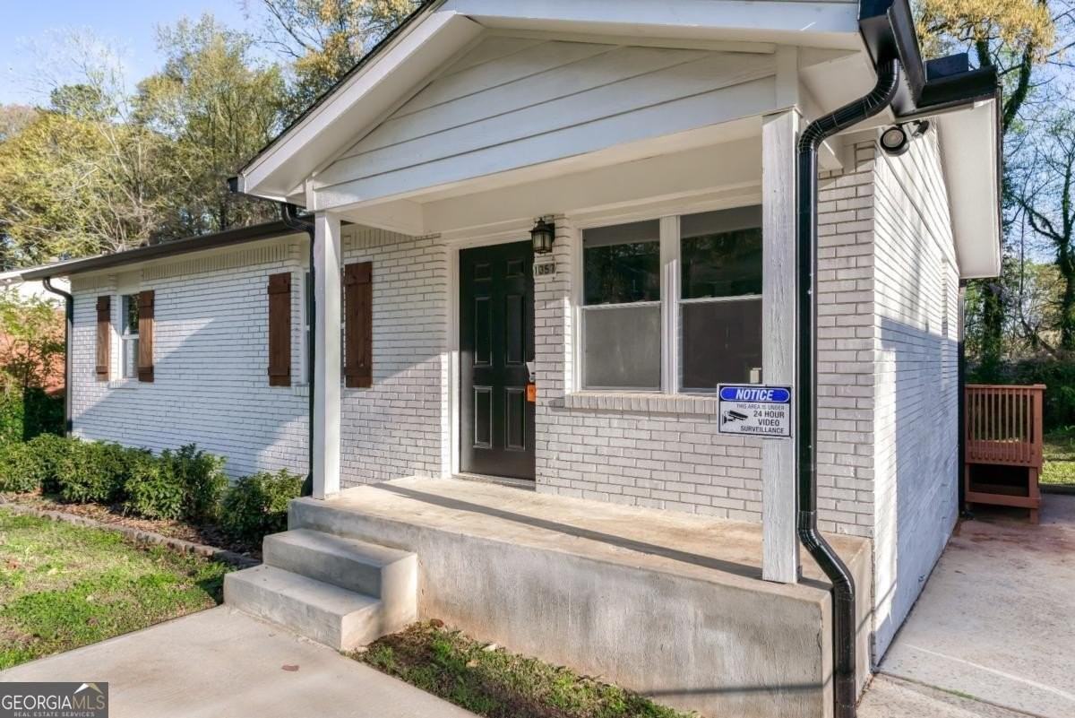 1357 Plaza Ave Sw - Photo 3 of 29