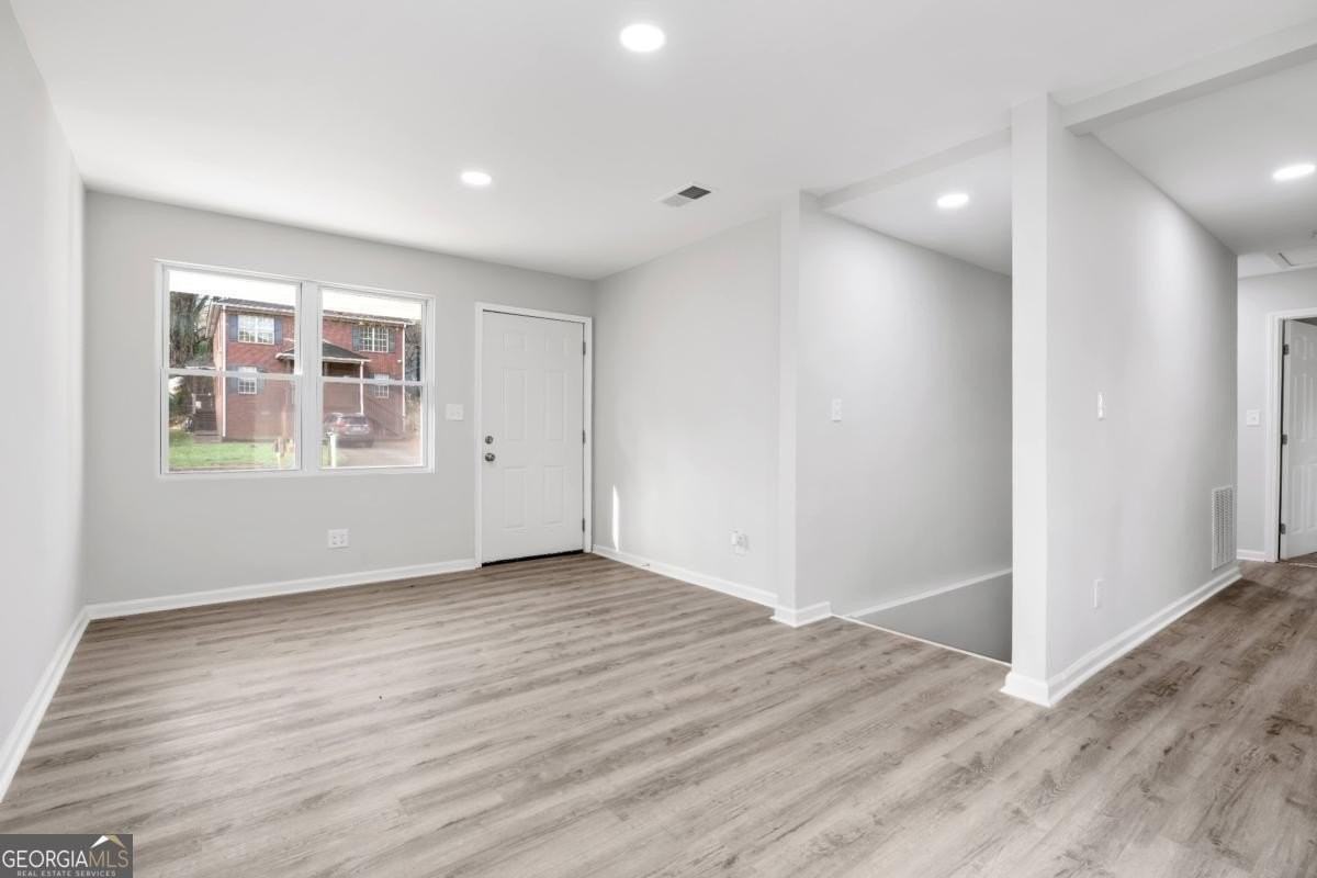 1357 Plaza Ave Sw - Photo 5 of 29