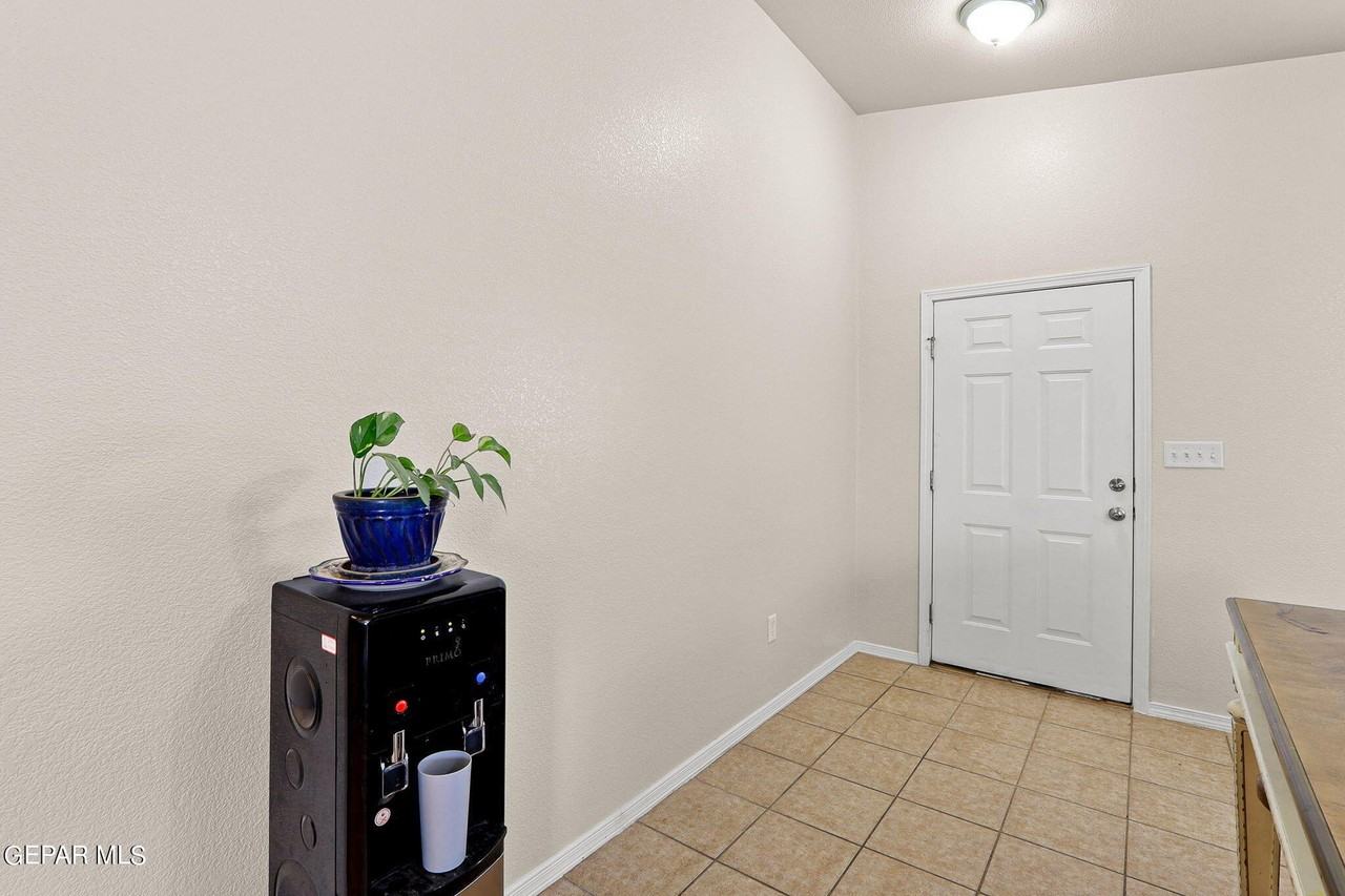 10609 Canyon Sage Dr - Photo 4 of 37