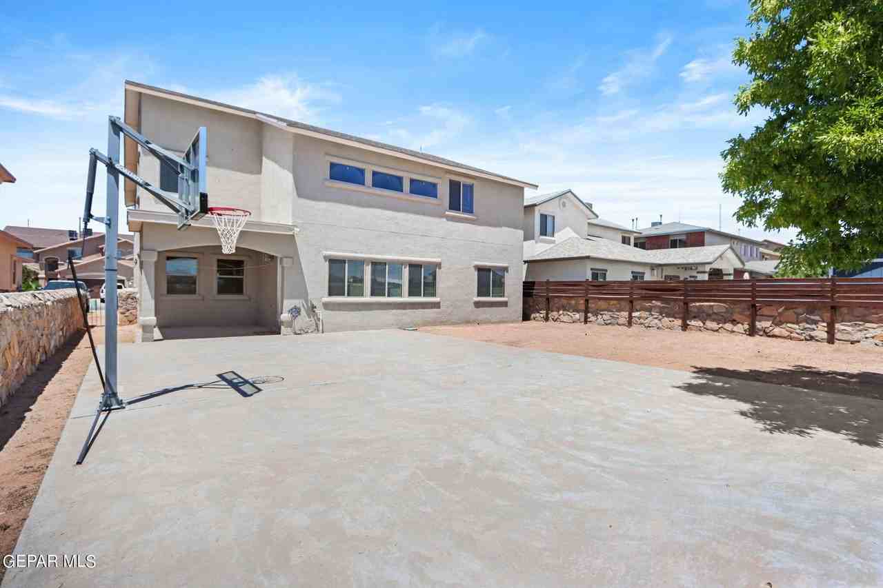 3008 Tierra Cuervo Dr - Photo 4 of 42